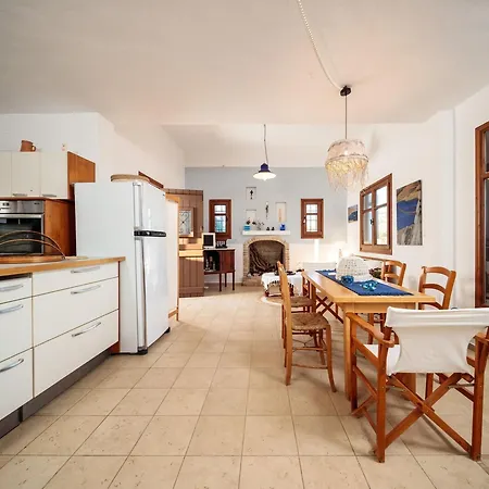 Holiday home Apiliotis Sunrise *